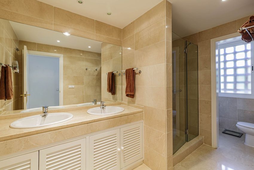 R5222125-Apartment-For-Sale-Los-Arqueros-Penthouse-Duplex-3-Beds-200-Built-14