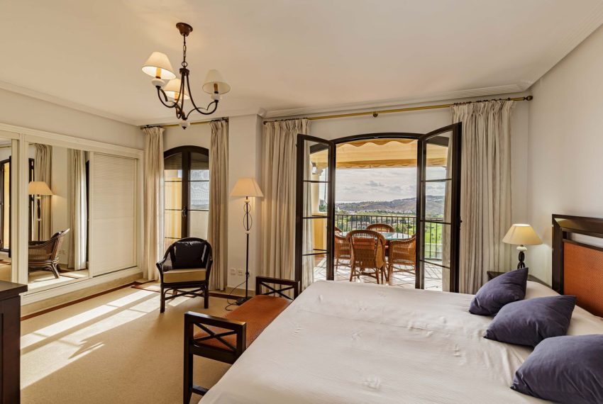 R5222125-Apartment-For-Sale-Los-Arqueros-Penthouse-Duplex-3-Beds-200-Built-9