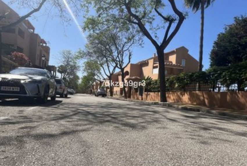 R5222149-Apartment-For-Sale-Nueva-Andalucia-Ground-Floor-Apartment-2-Beds-129-Built-11