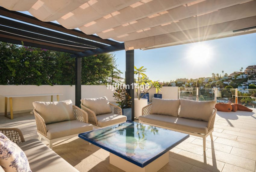 R5222437-Apartment-For-Sale-Nueva-Andalucia-Penthouse-3-Beds-108-Built-1