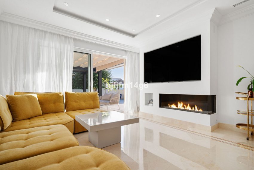 R5222437-Apartment-For-Sale-Nueva-Andalucia-Penthouse-3-Beds-108-Built-3