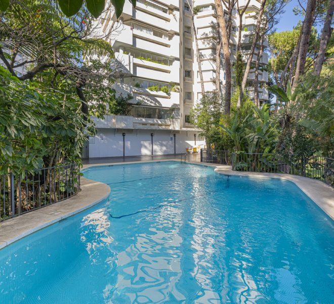 R5222656-Image 1-Middle Floor Apartment - 2 Beds - 130 Built