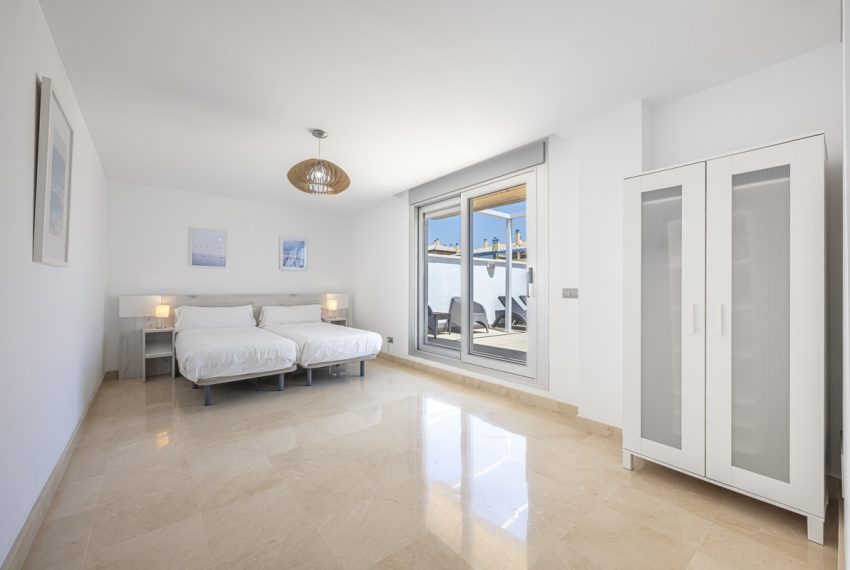 R5222722-Apartment-For-Sale-San-Pedro-de-Alcantara-Duplex-2-Beds-223-Built-16