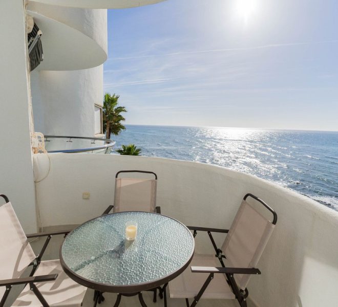 R5223247-Image 1-Middle Floor Apartment - 1 Beds - 65 Built