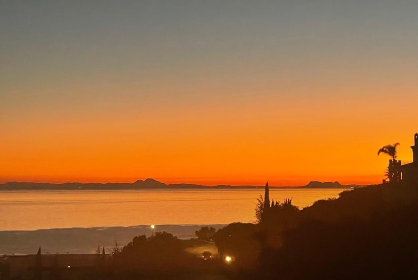 R5223376-Apartment-For-Sale-Altos-de-los-Monteros-Penthouse-Duplex-3-Beds-197-Built-1