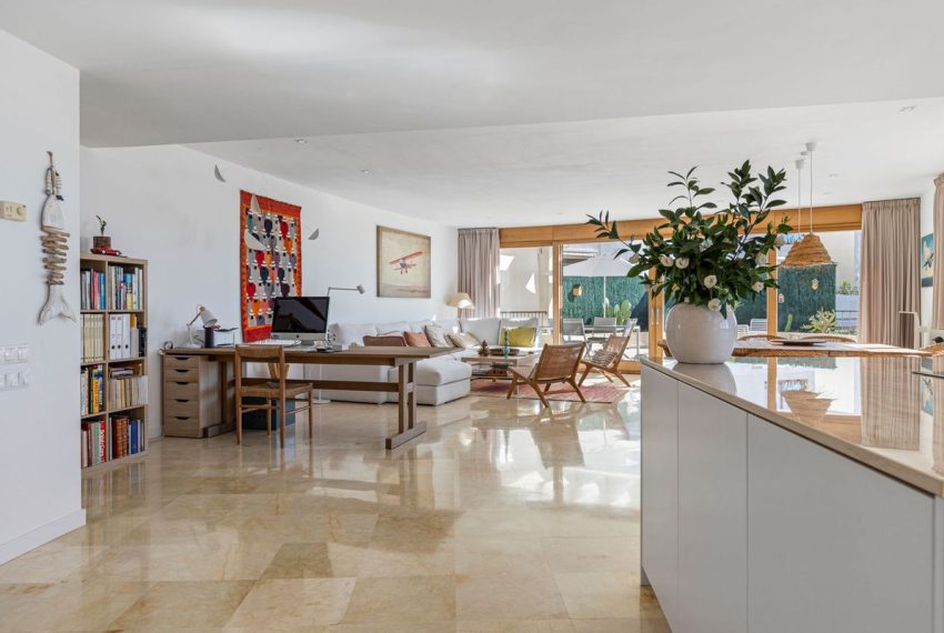 R5223376-Apartment-For-Sale-Altos-de-los-Monteros-Penthouse-Duplex-3-Beds-197-Built-3