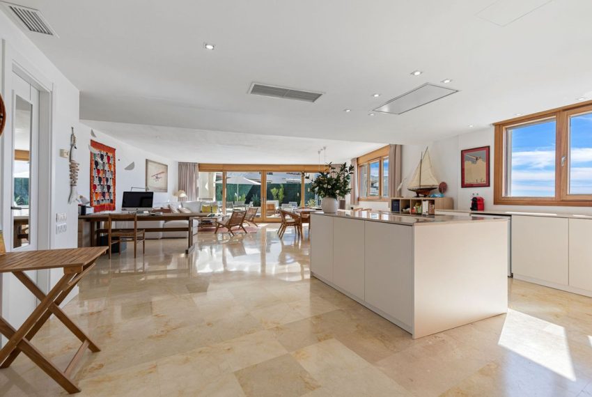 R5223376-Apartment-For-Sale-Altos-de-los-Monteros-Penthouse-Duplex-3-Beds-197-Built-4