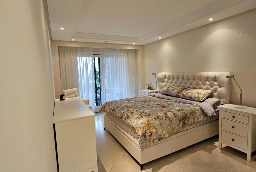 R5225458-Apartment-For-Sale-Estepona-Middle-Floor-Apartment-3-Beds-169-Built-8