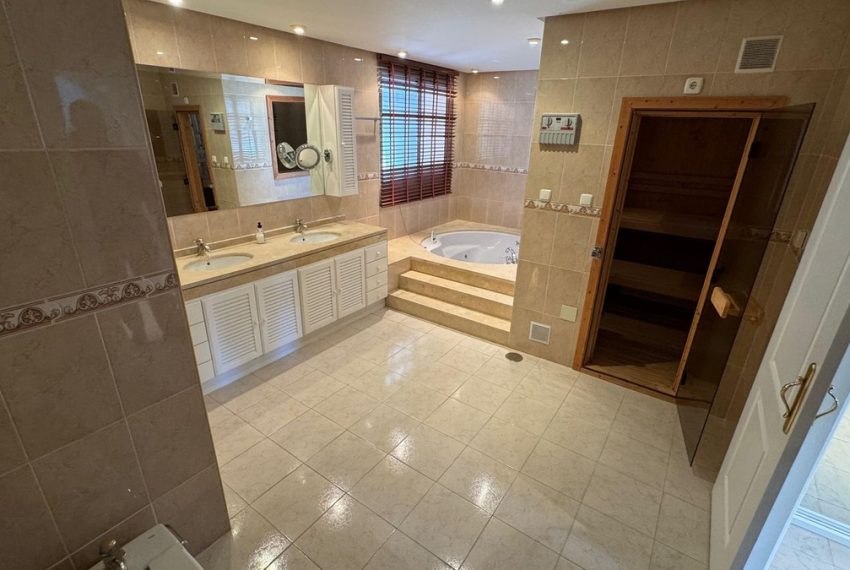 R5225542-Apartment-For-Sale-Miraflores-Ground-Floor-Apartment-3-Beds-258-Built-5