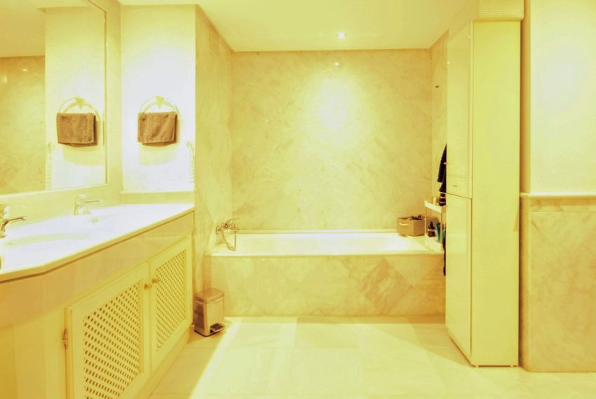 R5226184-Apartment-For-Sale-Marbella-Penthouse-2-Beds-156-Built-11