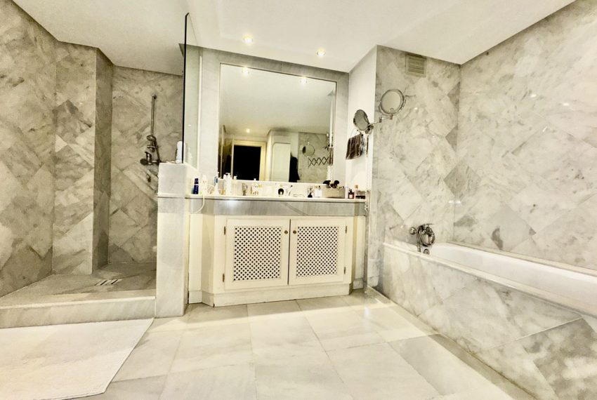 R5227804-Apartment-For-Sale-La-Mairena-Penthouse-2-Beds-110-Built-16