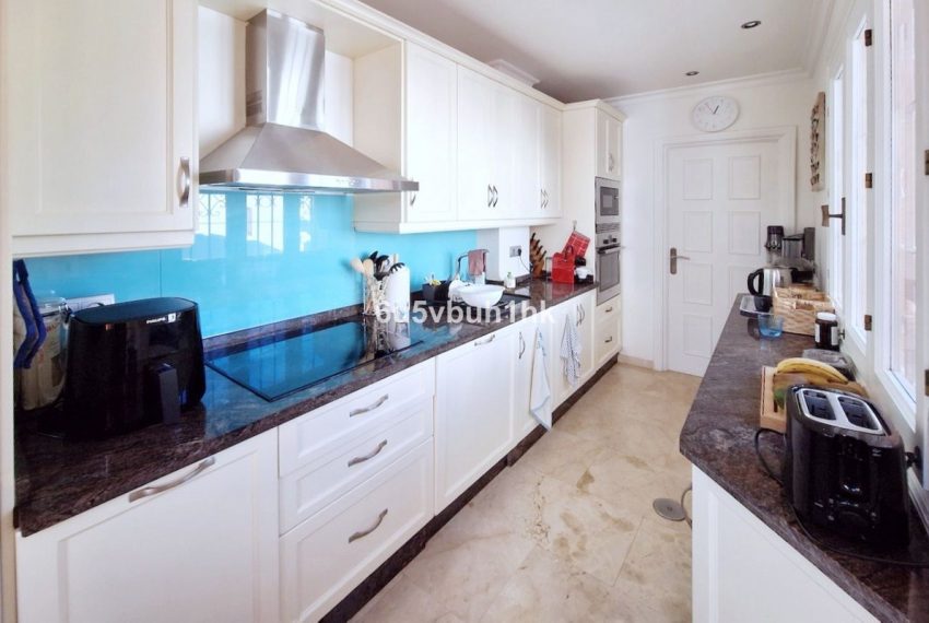 R5228146-Apartment-For-Sale-Nueva-Andalucia-Penthouse-1-Beds-106-Built-6