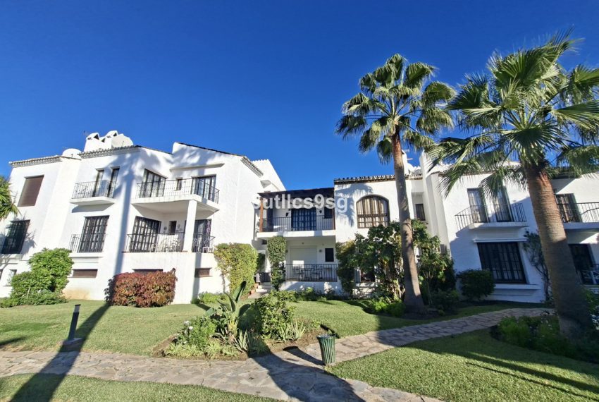 R5230504-Apartment-For-Sale-Nueva-Andalucia-Ground-Floor-Apartment-3-Beds-136-Built-1