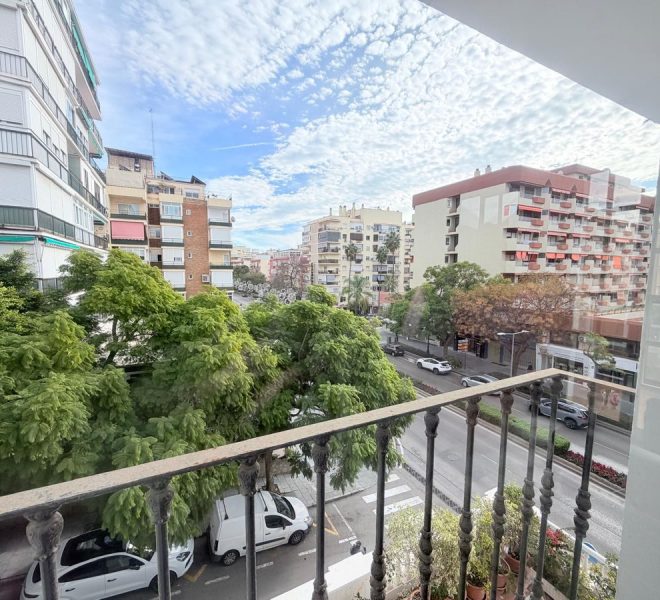 R5232376-Image 1-Middle Floor Apartment - 3 Beds - 142 Built