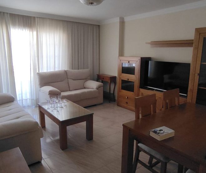 R5232526-Image 1-Middle Floor Apartment - 3 Beds - 104 Built