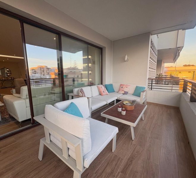 R5233582-Image 1-Middle Floor Apartment - 4 Beds - 180 Built