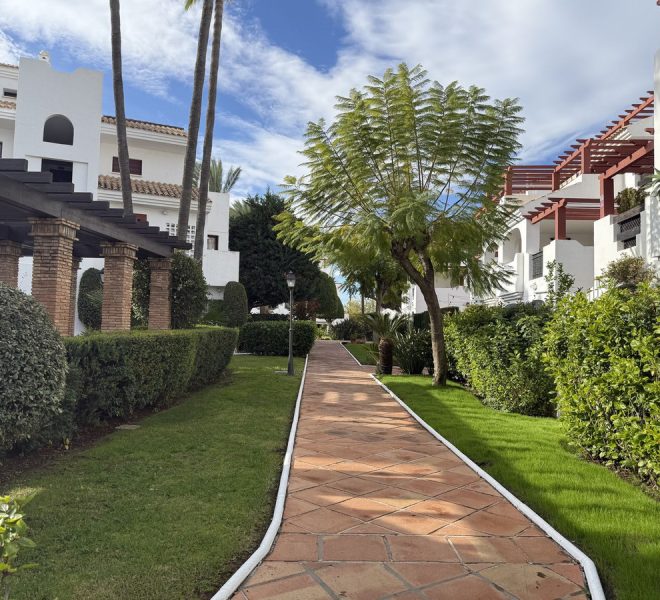 R5233795-Image 1-Ground Floor Apartment - 2 Beds - 85 Built