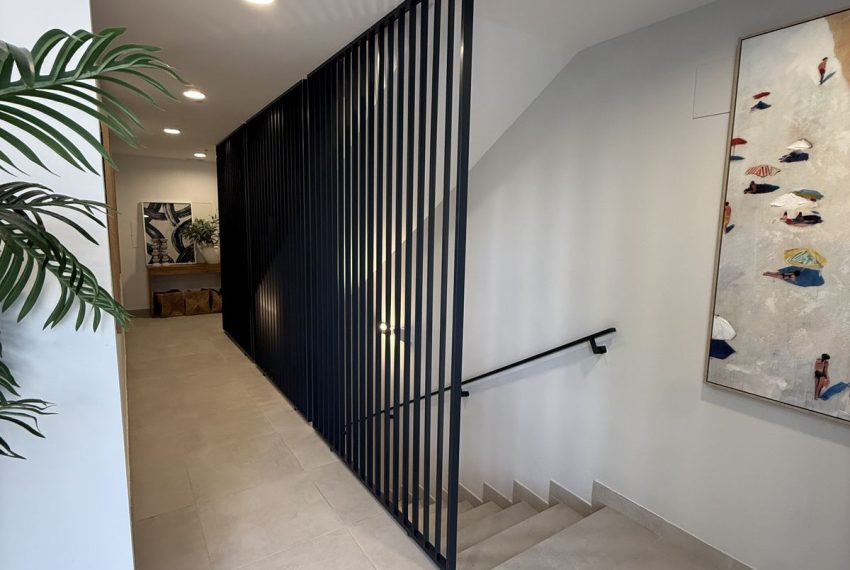 R5234395-Apartment-For-Sale-Estepona-Penthouse-4-Beds-140-Built-1