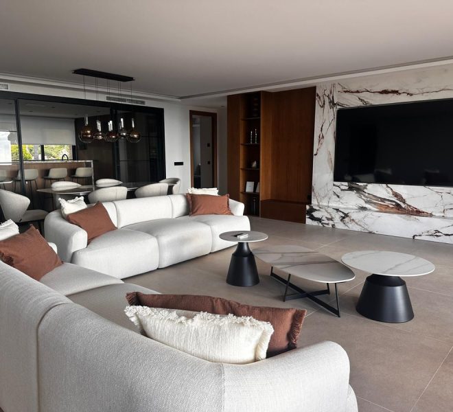 R5234458-Image 1-Middle Floor Apartment - 3 Beds - 400 Built