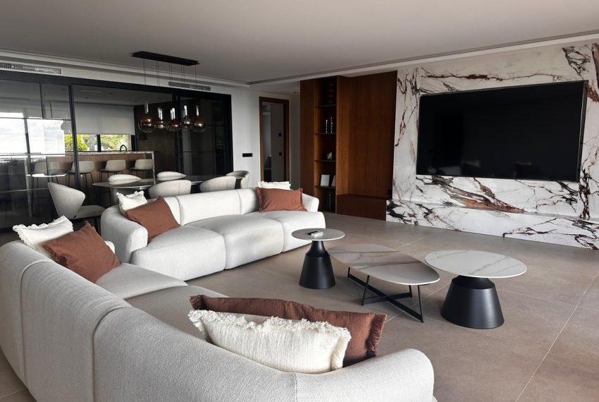 R5234458-Apartment-For-Sale-Nueva-Andalucia-Middle-Floor-Apartment-3-Beds-400-Built