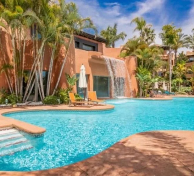 R4271971-Image 1-Ground Floor Apartment - 3 Beds - 164 Built