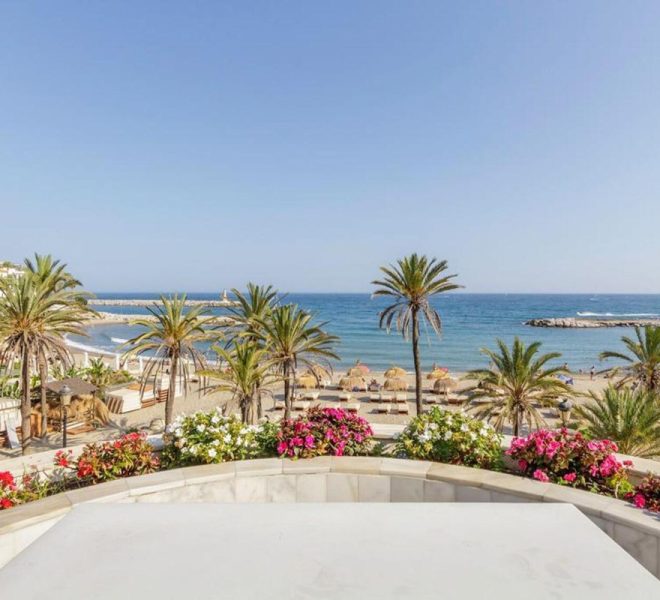 R4415506-Image 1-Middle Floor Apartment - 3 Beds - 370 Built