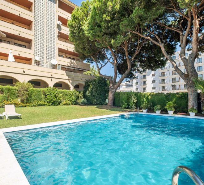 R4458349-Image 1-Middle Floor Apartment - 2 Beds - 107 Built