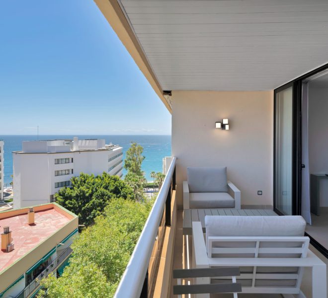 R4942843-Image 1-Middle Floor Apartment - 3 Beds - 192 Built