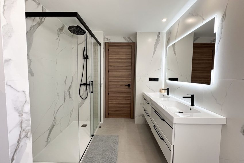 R4992727-Apartment-For-Sale-San-Pedro-de-Alcantara-Ground-Floor-Apartment-3-Beds-132-Built-13