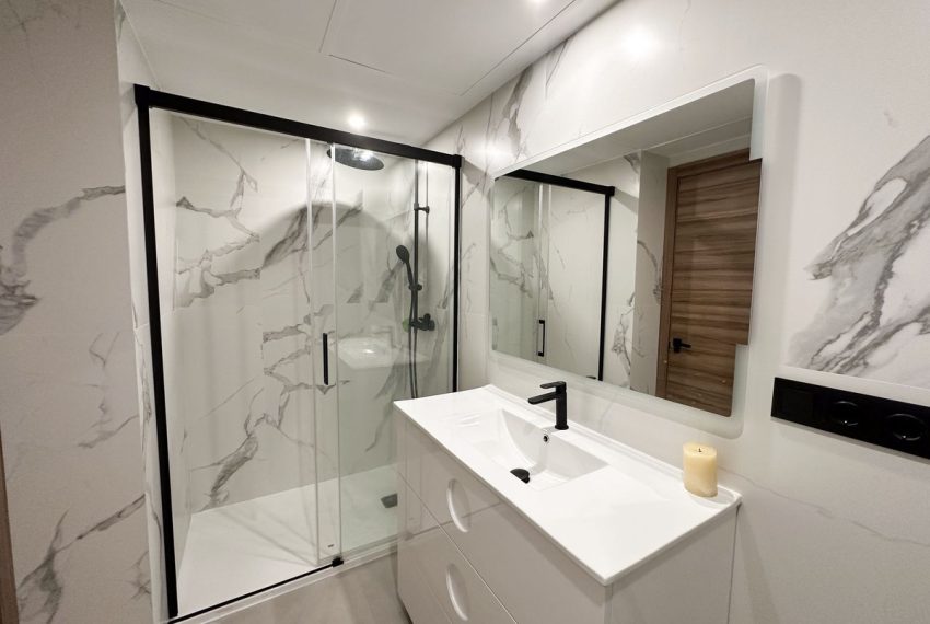 R4992727-Apartment-For-Sale-San-Pedro-de-Alcantara-Ground-Floor-Apartment-3-Beds-132-Built-15