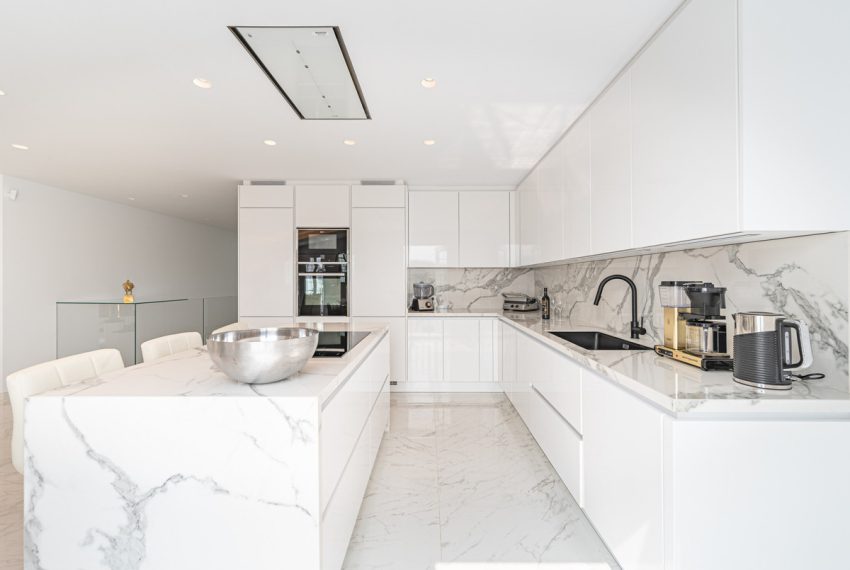 R5014357-House-For-Sale-Nueva-Andalucia-Townhouse-3-Beds-258-Built-1