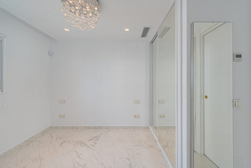 R5014357-House-For-Sale-Nueva-Andalucia-Townhouse-3-Beds-258-Built-11