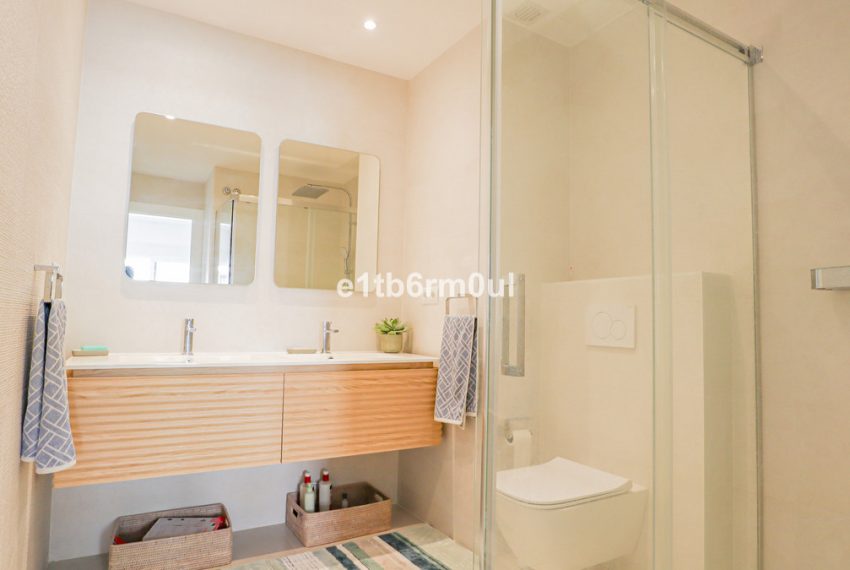 R5026420-Apartment-For-Sale-The-Golden-Mile-Penthouse-2-Beds-139-Built-12