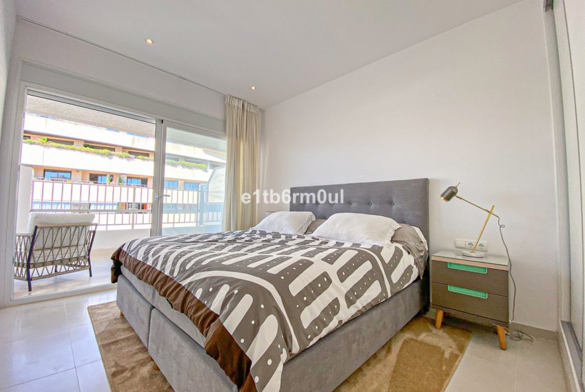 R5026420-Apartment-For-Sale-The-Golden-Mile-Penthouse-2-Beds-139-Built-13