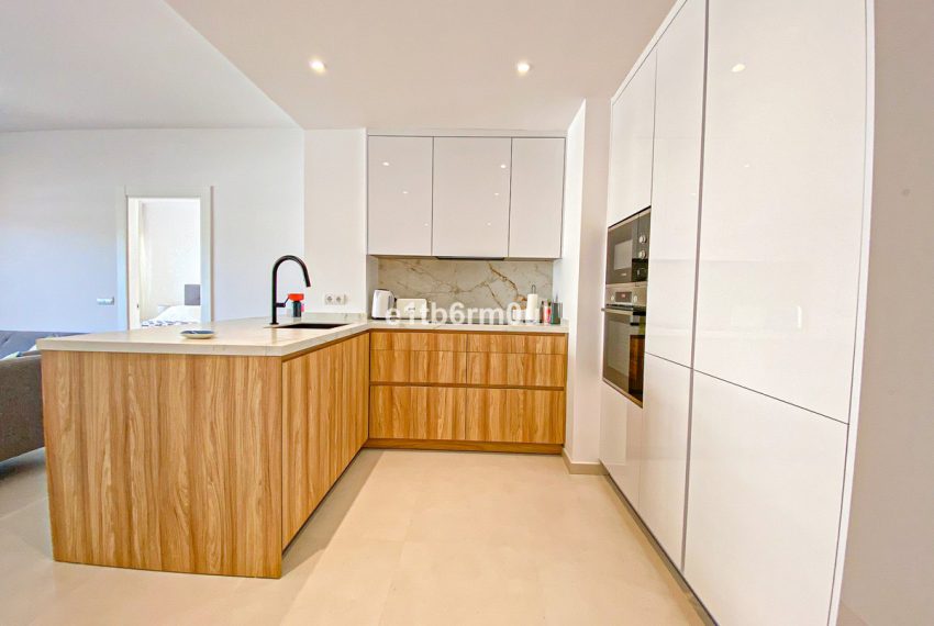 R5026420-Apartment-For-Sale-The-Golden-Mile-Penthouse-2-Beds-139-Built-7