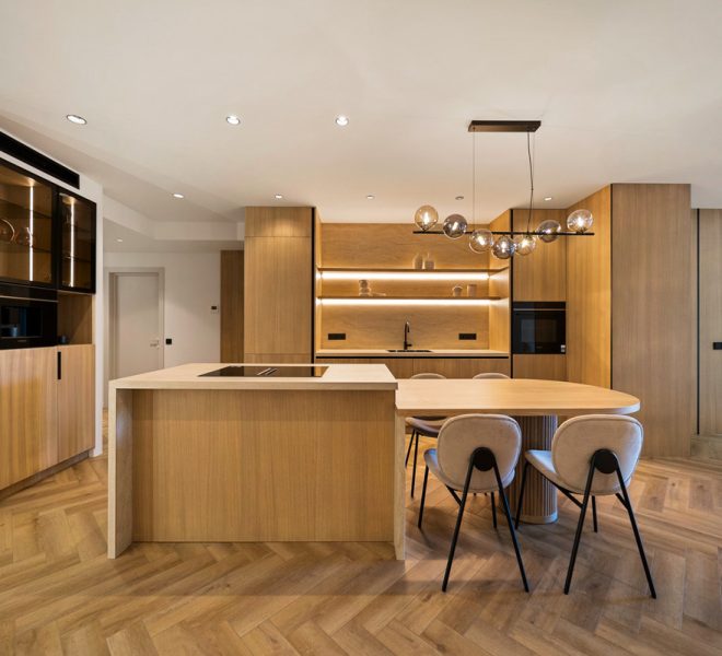 R5050957-Image 1-Ground Floor Apartment - 3 Beds - 162 Built