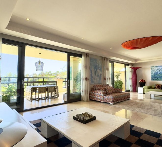 R5054650-Image 1-Middle Floor Apartment - 3 Beds - 428 Built