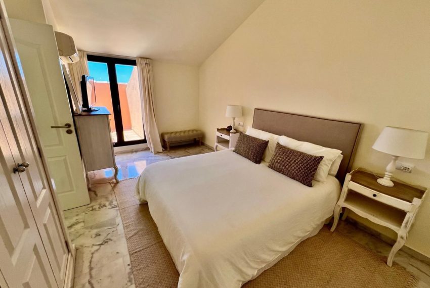 R5056471-Apartment-For-Sale-The-Golden-Mile-Penthouse-Duplex-3-Beds-135-Built-13