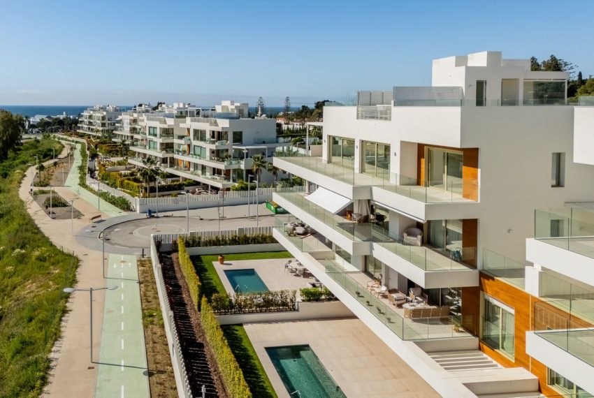 R5058217-Apartment-For-Sale-The-Golden-Mile-Ground-Floor-Apartment-4-Beds-417-Built-7