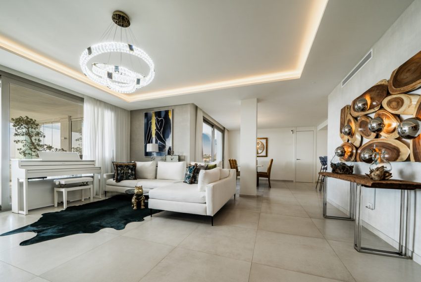 R5066296-Apartment-For-Sale-Aloha-Middle-Floor-Apartment-7-Beds-501-Built-1