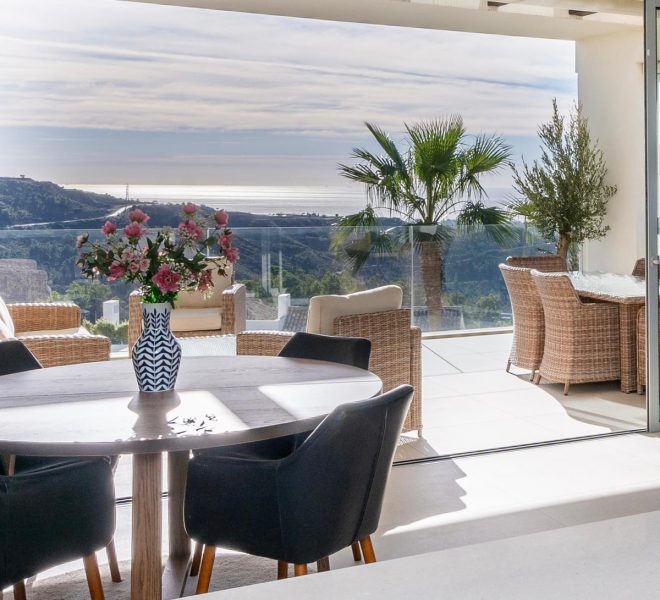 R5104204-Image 1-Middle Floor Apartment - 3 Beds - 160 Built