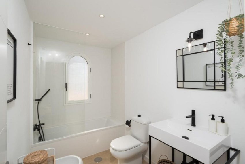 R5123905-Apartment-For-Sale-The-Golden-Mile-Middle-Floor-Apartment-2-Beds-84-Built-14