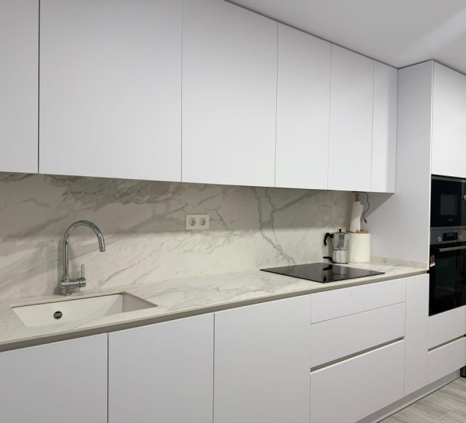 R5130745-Image 1-Middle Floor Apartment - 3 Beds - 74 Built