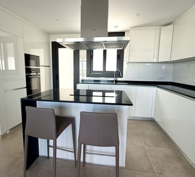 R5135356-Image 1-Ground Floor Apartment - 3 Beds - 116 Built