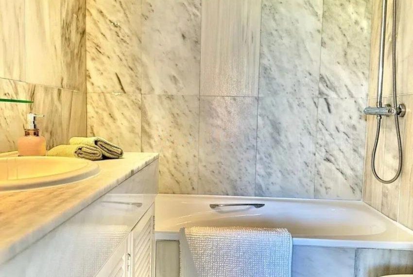 R5160826-Apartment-For-Sale-The-Golden-Mile-Duplex-2-Beds-125-Built-19