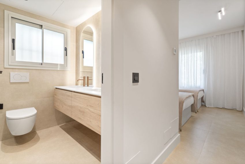 R5176876-Apartment-For-Sale-Nueva-Andalucia-Ground-Floor-Apartment-3-Beds-170-Built-19