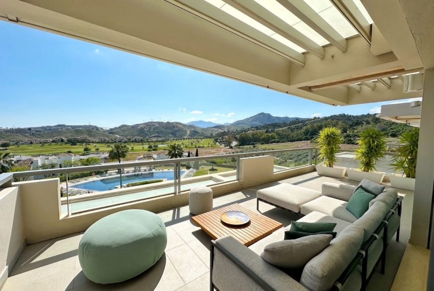 R5211541-Apartment-For-Sale-Los-Arqueros-Penthouse-Duplex-2-Beds-240-Built-3