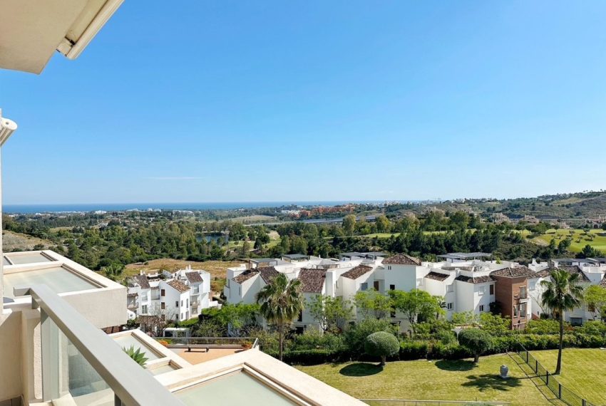 R5211541-Apartment-For-Sale-Los-Arqueros-Penthouse-Duplex-2-Beds-240-Built-4