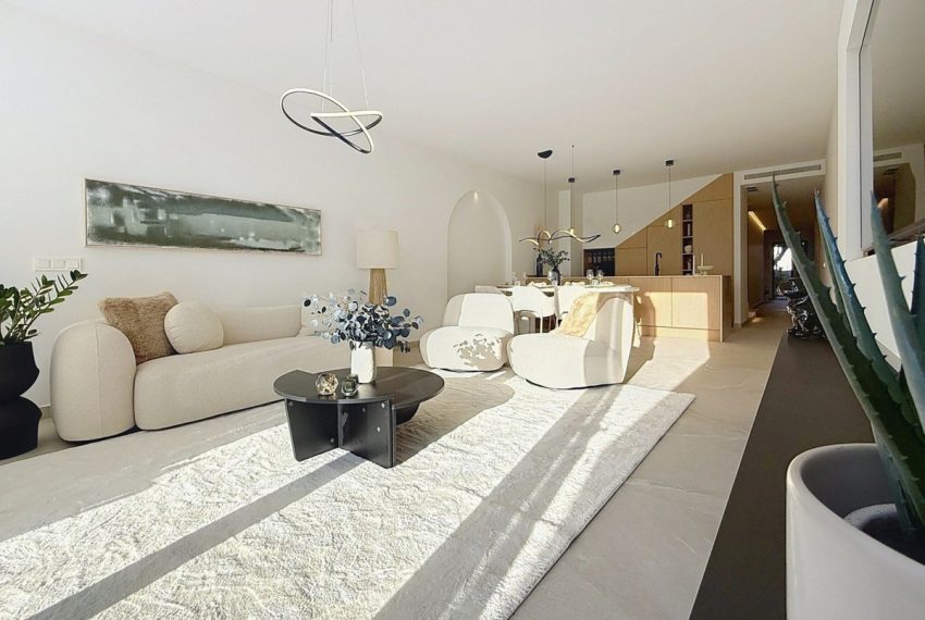 R5215654-House-For-Sale-Nueva-Andalucia-Townhouse-4-Beds-230-Built-5