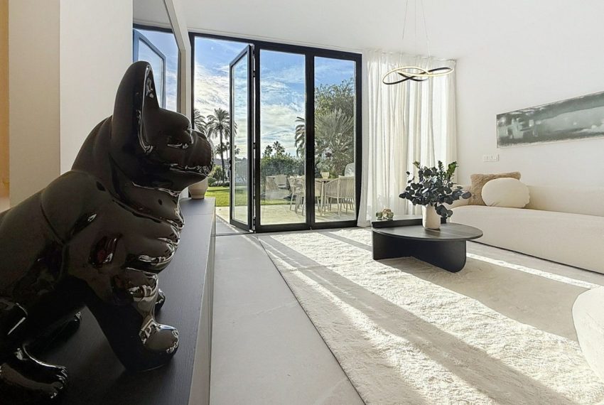 R5215654-House-For-Sale-Nueva-Andalucia-Townhouse-4-Beds-230-Built